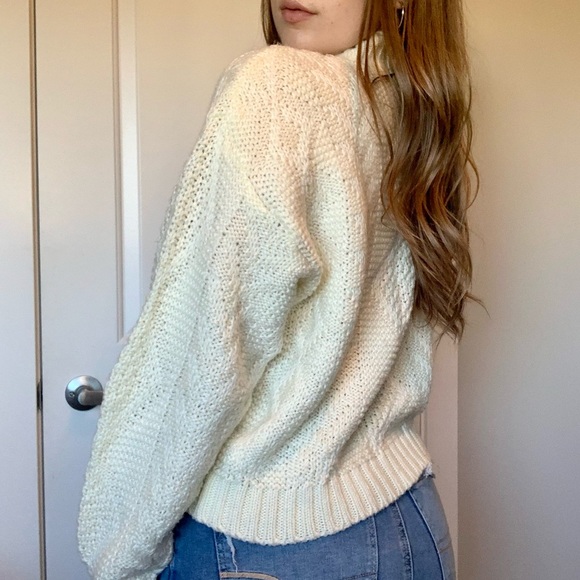 Vintage Cream Knit Turtleneck - Picture 3 of 7